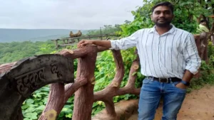 नायब तहसीलदार पर रेप केस दर्ज: सोशल मीडिया से हुई दोस्ती, शादी का झांसा देकर होटल में बनाए संबंध; FIR के बाद फरार