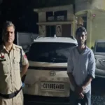 CG-चलती कार की सनरूफ खोलकर स्टंटबाजी पड़ गई भारी, पुलिस ने कार की जब्त, ड्राइवर पर कार्रवाई