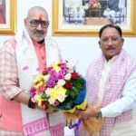केंद्रीय मंत्री गिरिराज सिंह ने मुख्यमंत्री विष्णुदेव साय से की सौजन्य भेंट; केंद्र-राज्य समन्वय से विकास को मिलेगी नई गति : साय