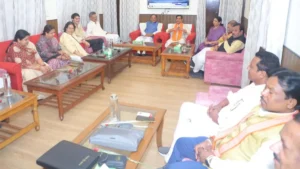 CM विष्णुदेव साय का दिल्ली दौरा: छत्तीसगढ़ के सांसदों के साथ डिनर पर मंथन, आज पीएम मोदी से होगी अहम मुलाकात