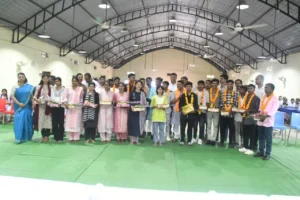 छू लो आसमान के सफल विद्यार्थियों का वन मंत्री केदार कश्यप ने किया सम्मान; नीट में सफलता हासिल करने वाले विद्यार्थियों को दी शुभकामनाएं, आगे की पढ़ाई में हरसंभव सहयोग का भरोसा