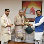 CM विष्णुदेव साय की रेल मंत्री अश्विनी वैष्णव से अहम बैठक: कटघोरा-डोंगरगढ़ और रावघाट-जगदलपुर रेल परियोजनाओं पर बड़ा फैसला, बस्तर को मिलेगी नई कनेक्टिविटी