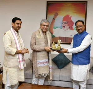 CM विष्णुदेव साय की रेल मंत्री अश्विनी वैष्णव से अहम बैठक: कटघोरा-डोंगरगढ़ और रावघाट-जगदलपुर रेल परियोजनाओं पर बड़ा फैसला, बस्तर को मिलेगी नई कनेक्टिविटी