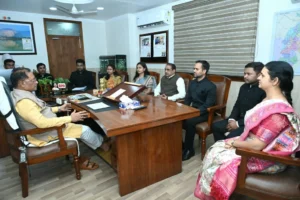 CM Vishnu Deo Sai: जनसेवा को सर्वोच्च प्राथमिकता दें, संवेदनशील और पारदर्शी बनें अधिकारी; 2025 बैच के प्रशिक्षु डिप्टी कलेक्टरों को मुख्यमंत्री की सीख