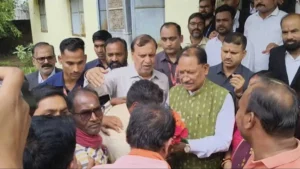अचानक सिमगा पहुंचे CM विष्णुदेव साय, SDM कार्यालय में एक घंटे तक क्या हुआ?